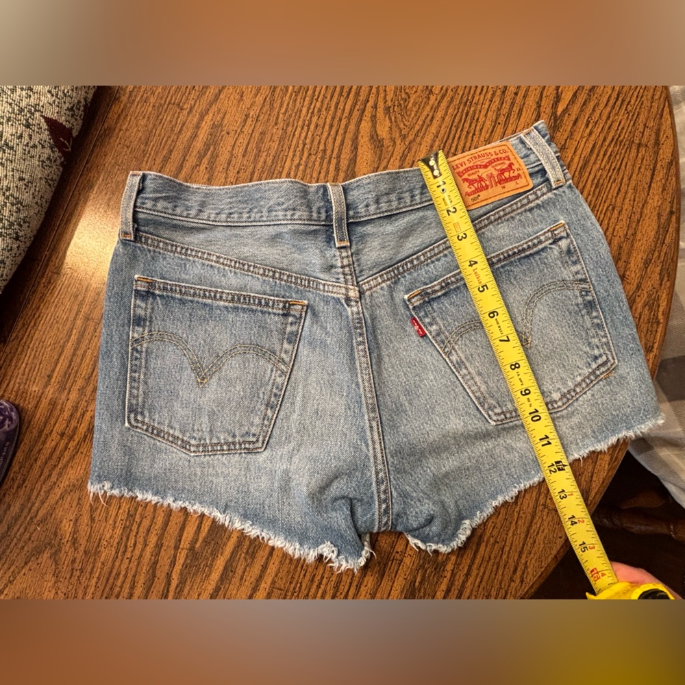Levi’s women’s denim short W30 - Picture 12 of 15